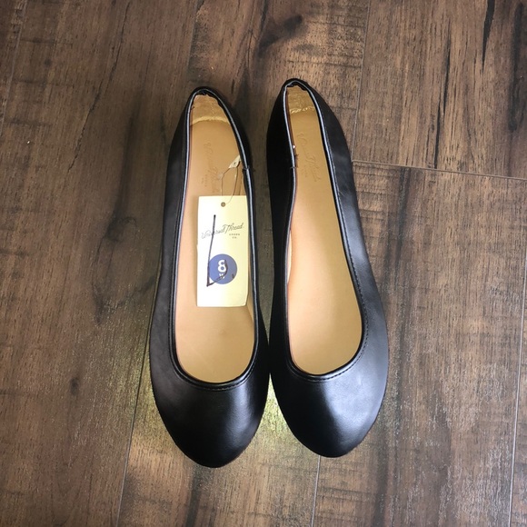 Universal Thread Everly Round Toe Ballet Flats - Picture 4 of 11